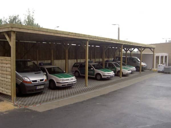 08 Polizei Reihe Hochdach